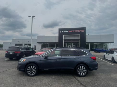 Used 2017 Subaru Outback 3.6R Limited AWD/4WD image 16