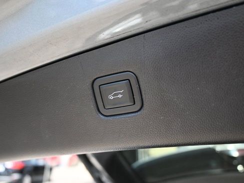 Used 2024 Chevrolet Blazer LT w/ Sound & Technology Package FWD image 18