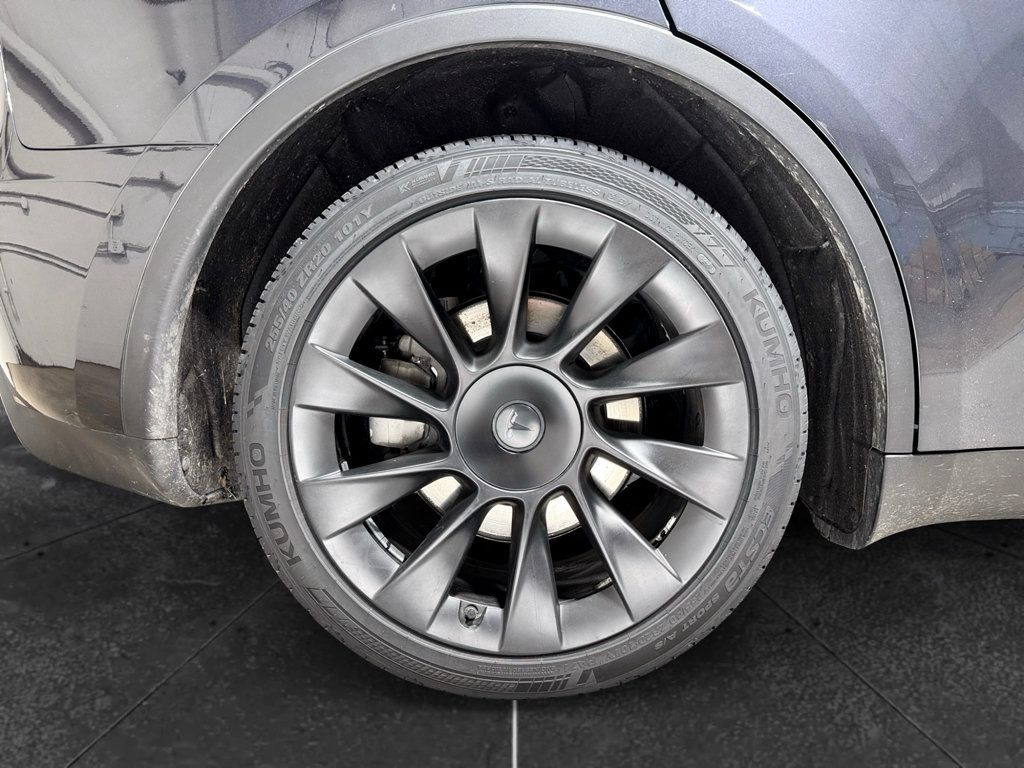 Used 2024 Tesla Model Y Long Range AWD/4WD image 34