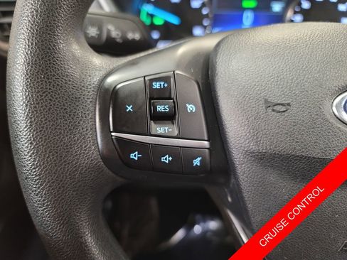 Used 2022 Ford Escape SE image 12