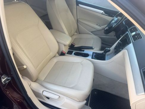 Used 2013 Volkswagen Passat TDI SE FWD image 15