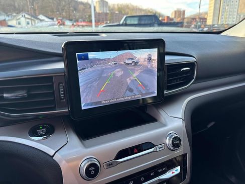 Used 2021 Ford Explorer XLT w/ Equipment Group 202A image 18