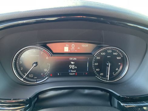 Used 2025 Cadillac XT6 Premium Luxury image 11