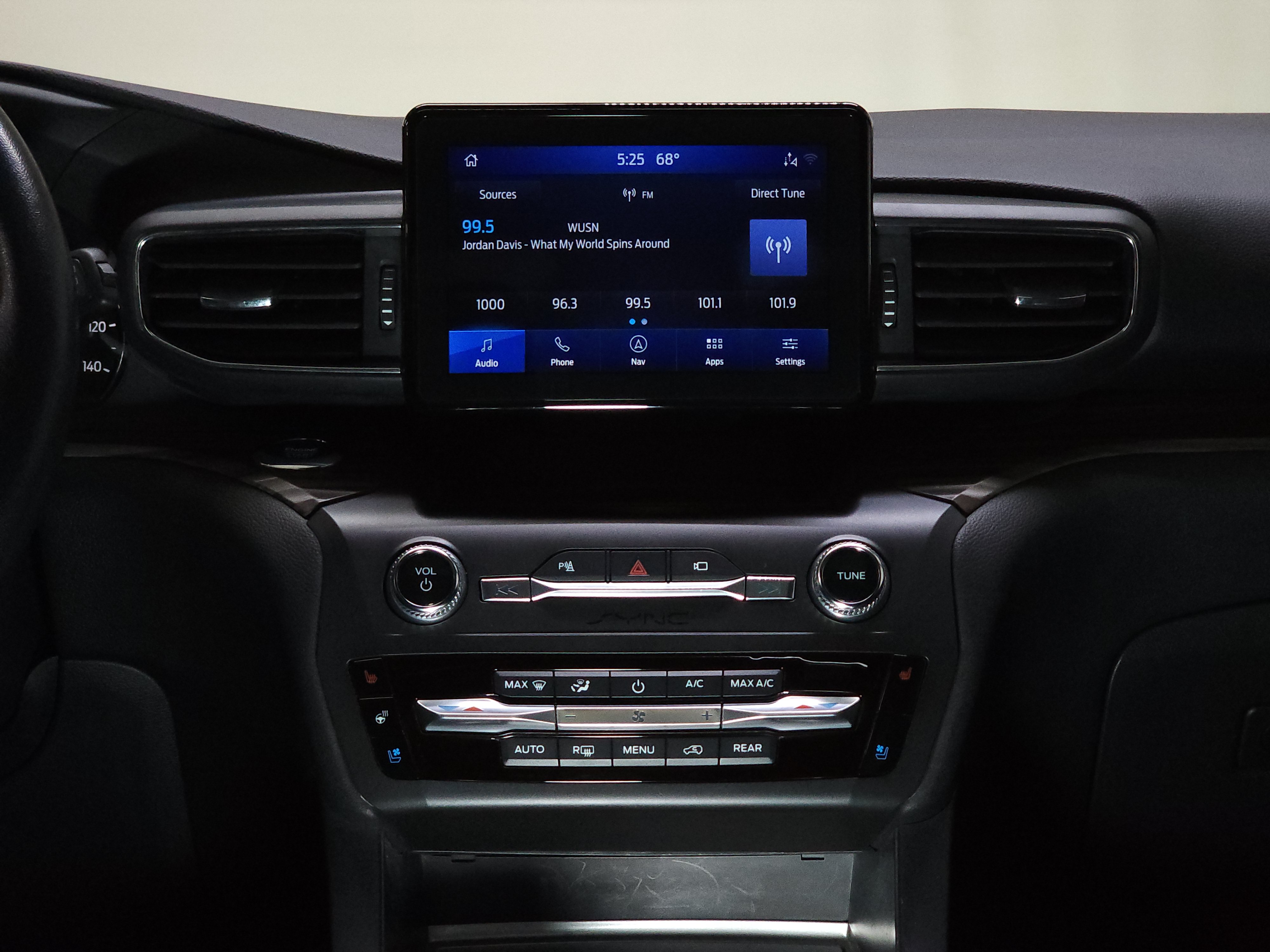 Used 2020 Ford Explorer Limited AWD/4WD image 31