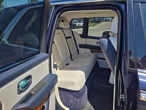 Used 2021 Rolls-Royce Cullinan AWD/4WD image 17