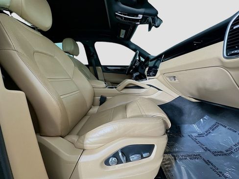 Used 2019 Porsche Cayenne image 29