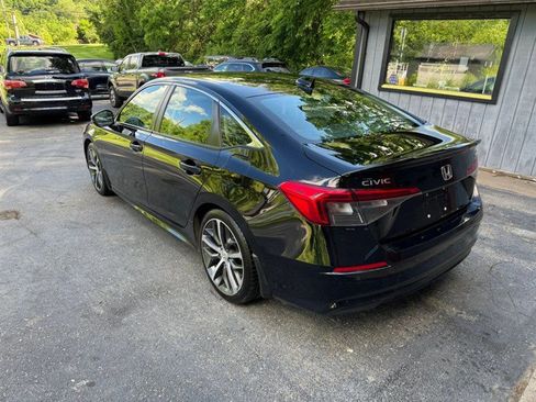 Used 2022 Honda Civic Touring image 6