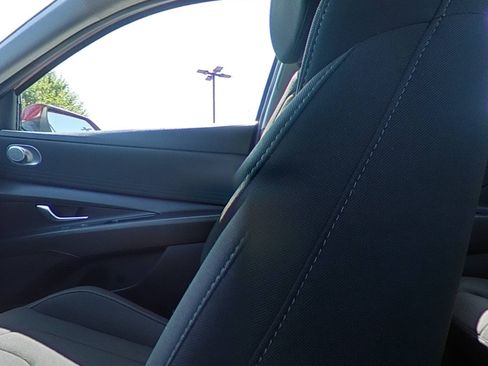 Used 2023 Hyundai Elantra SEL FWD image 30