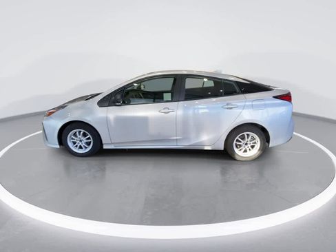 Used 2021 Toyota Prius LE image 5