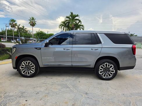Used 2023 GMC Yukon Denali Ultimate AWD/4WD image 8