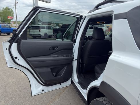 New 2026 Nissan Pathfinder Rock Creek image 21