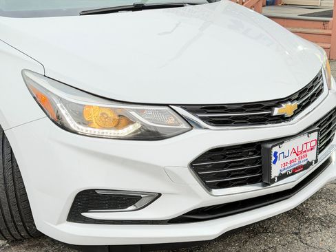 Used 2017 Chevrolet Cruze Premier image 85