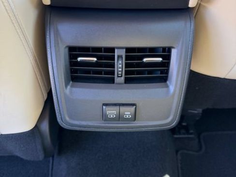 Used 2021 Toyota Avalon XLE FWD image 11