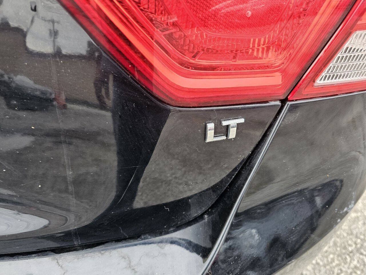 Used 2016 Chevrolet Impala LT FWD image 11