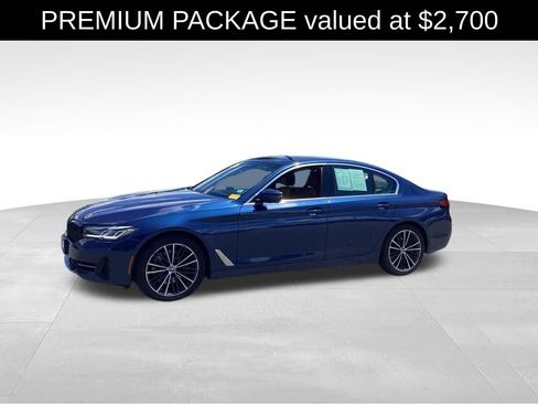 Used 2021 BMW 530i xDrive w/ Premium Package AWD/4WD image 3