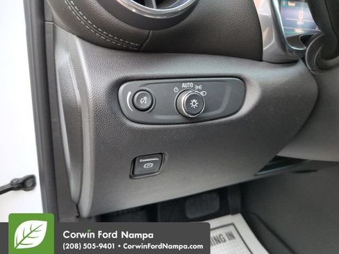 Used 2019 Chevrolet Blazer LT FWD image 13