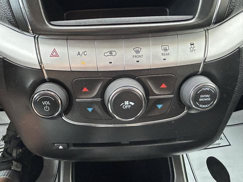 Used 2014 Dodge Journey SXT FWD image 23