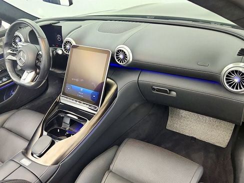 Used 2022 Mercedes-Benz SL 63 AMG 4MATIC w/ Driver Assistance Package image 23