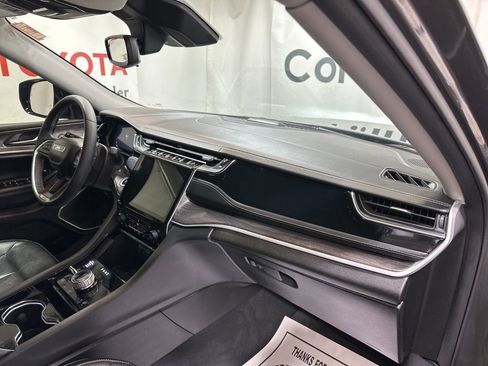 Used 2022 Jeep Grand Cherokee Limited 4xe image 13