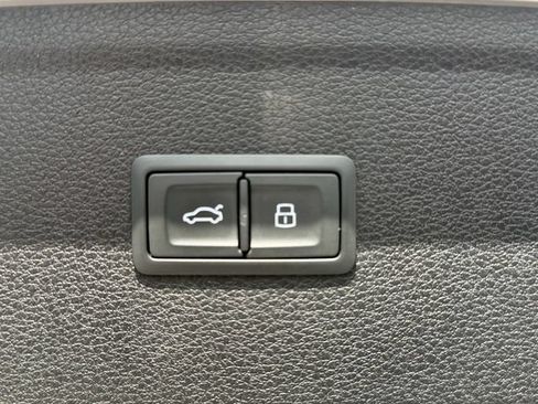 Used 2019 Audi Q5 2.0T Premium Plus w/ Premium Plus Package AWD/4WD image 16