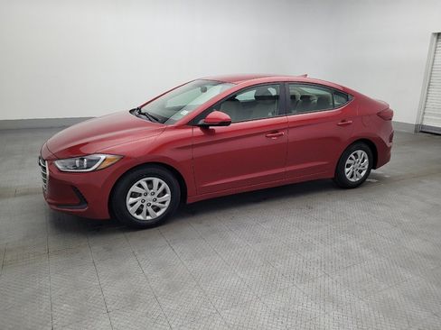 Used 2017 Hyundai Elantra SE image 2