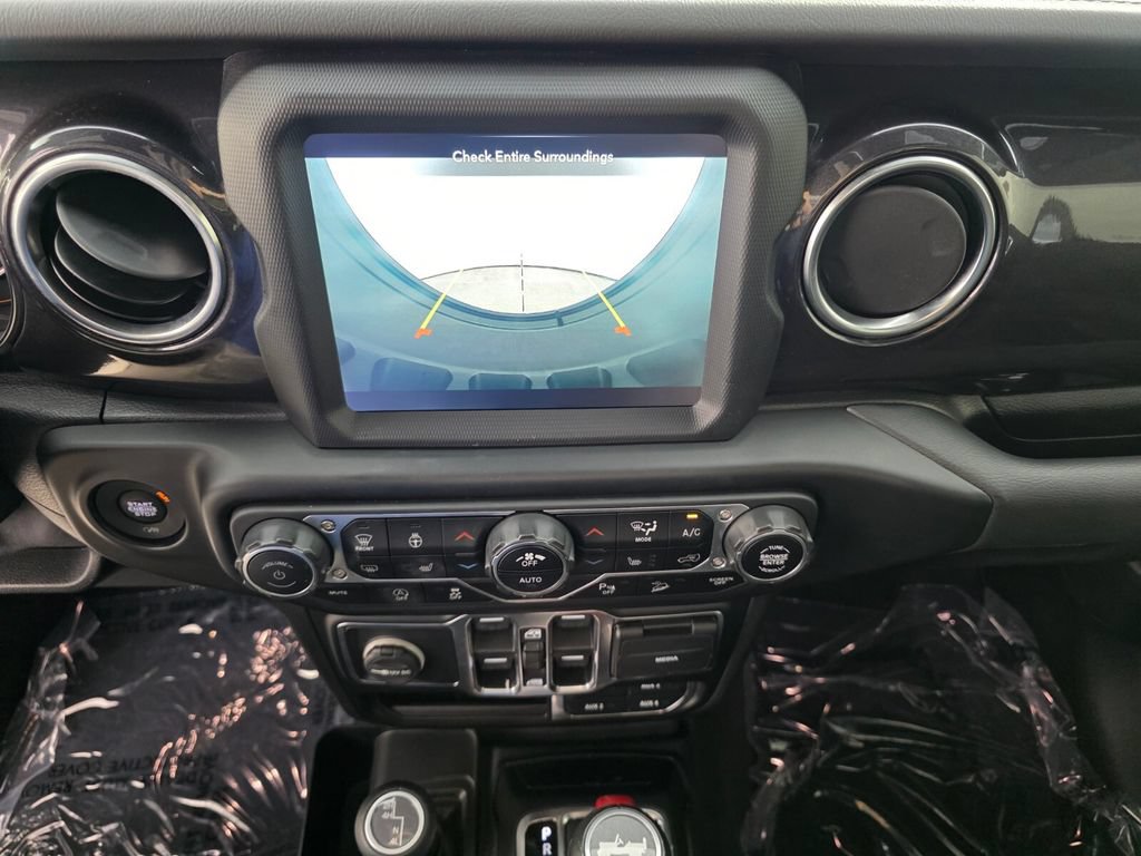 Used 2021 Jeep Wrangler Unlimited Sahara AWD/4WD image 21