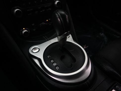 Used 2017 Nissan 370Z Touring image 24