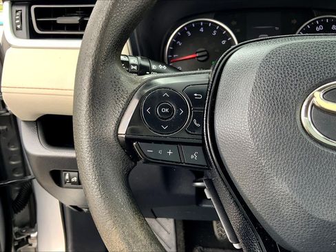 Used 2021 Toyota RAV4 XLE image 23