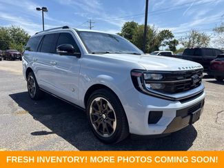 Used 2025 Ford Expedition King Ranch AWD/4WD video 1