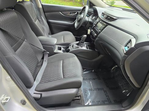 Used 2018 Nissan Rogue S image 12