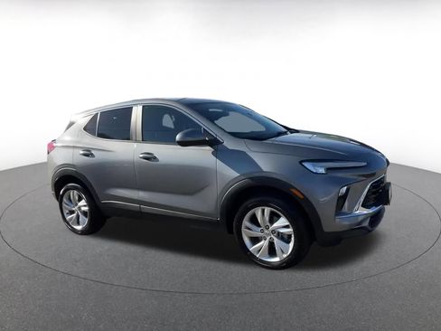 Used 2025 Buick Encore GX Preferred image 2