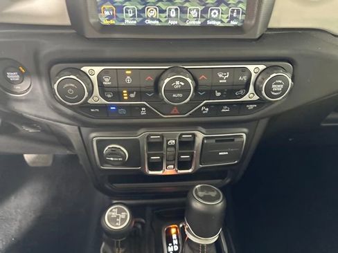 Used 2022 Jeep Wrangler Unlimited Sahara image 23