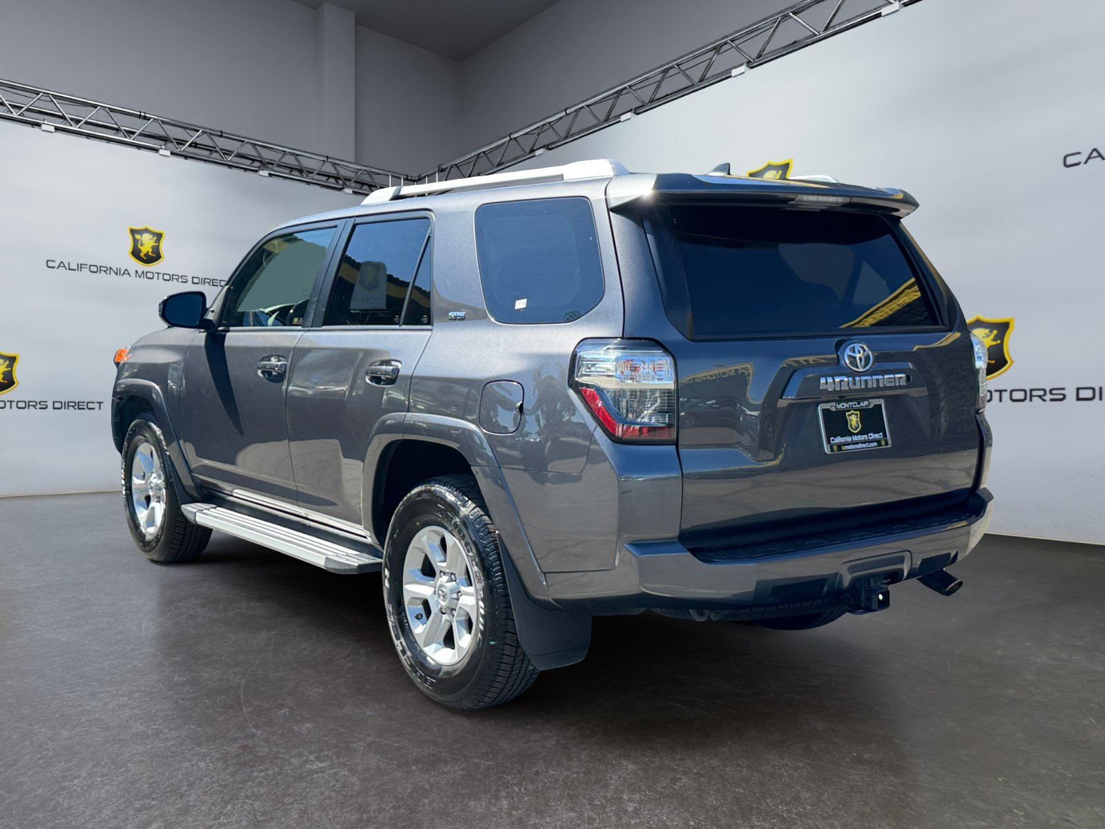 Used 2016 Toyota 4Runner SR5 RWD image 3
