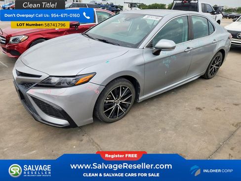 Used 2022 Toyota Camry SE w/ Cold Weather Package FWD image 1