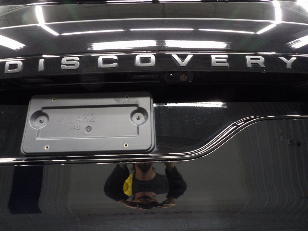 Used 2024 Land Rover Discovery Dynamic SE AWD/4WD image 32