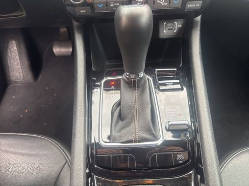 Used 2022 Jeep Compass Limited image 22