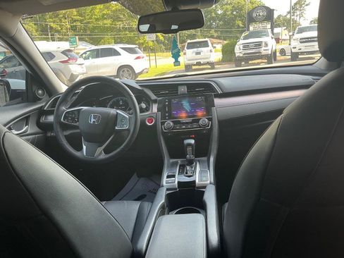 Used 2017 Honda Civic Touring image 10