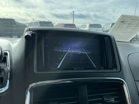 Used 2016 Dodge Grand Caravan SXT w/ Rear Park Assist Package image 48