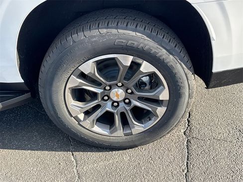 New 2026 Chevrolet Suburban LT w/ Comfort Package image 21