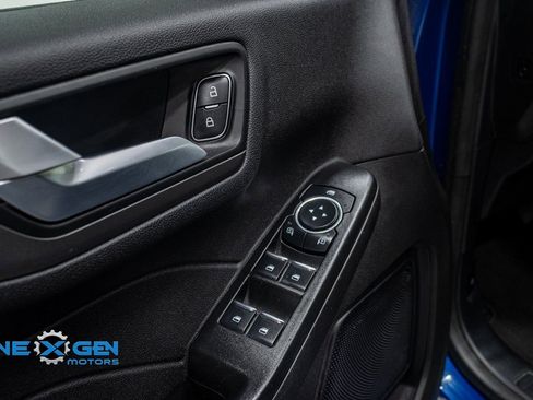 Used 2023 Ford Escape SE image 12