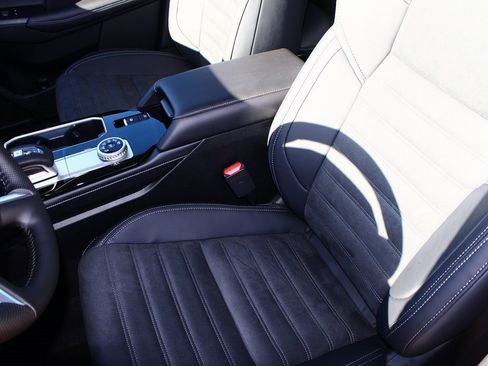 New 2026 Mitsubishi Outlander Trail Edition image 4