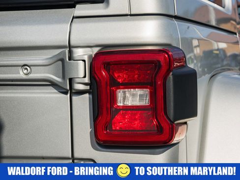 Used 2022 Jeep Wrangler Unlimited Sahara w/ Cold Weather Group image 7