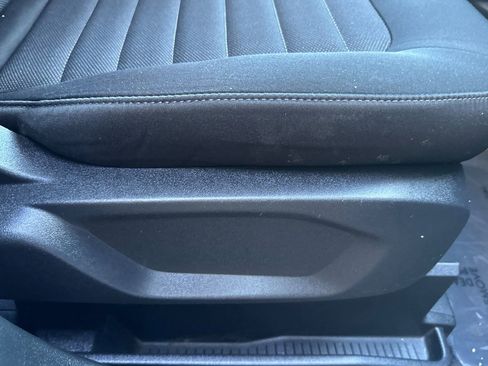 Used 2024 Ford Edge SE w/ Black Appearance Package AWD/4WD image 23