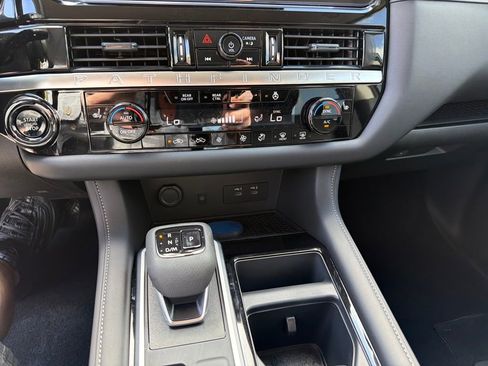 New 2026 Nissan Pathfinder SL FWD image 25
