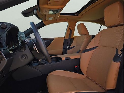 Used 2024 Lexus ES 300h w/ Premium Package image 13