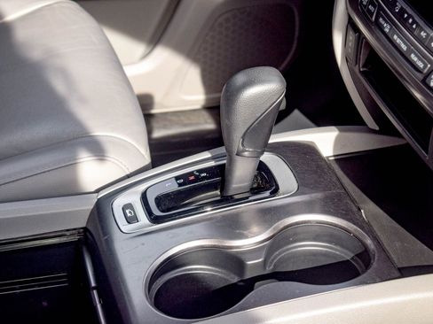 Used 2018 Honda Pilot EX-L image 9