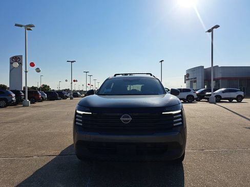 Used 2026 Nissan Kicks SV w/ Cold Weather Package FWD image 2