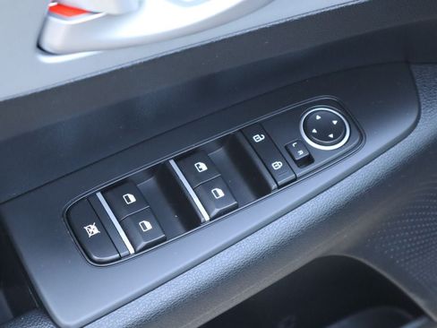 Used 2024 Kia Forte LXS w/ LXS Technology Package FWD image 15