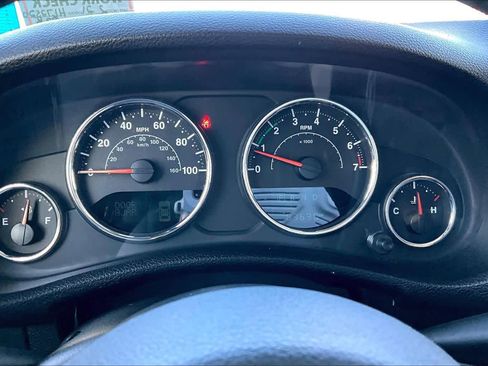 Used 2017 Jeep Wrangler Unlimited Sahara w/ Connectivity Group image 23