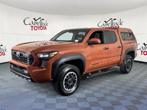Used 2025 Toyota Tacoma TRD Off-Road AWD/4WD image 4